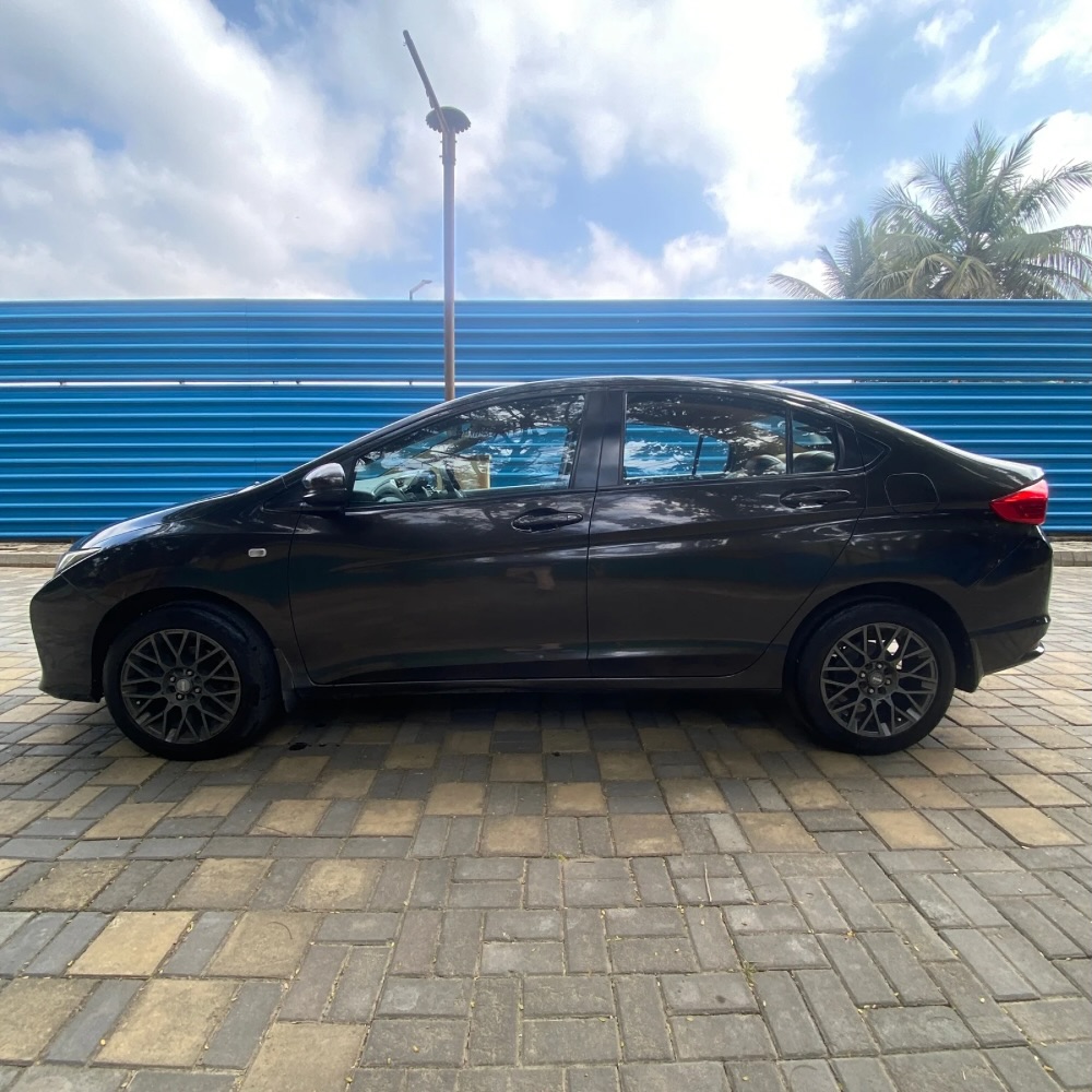 Vehicle Status - SOLD For more details Call or WhatsApp - +91 7619114574 🏛 Registration - Karnataka Name - HONDA CITY 1.5 SV (I VTEC) Make Year - 2015 KM Driven - 97500 No. of Owners - First🛡 Insuranc (1)